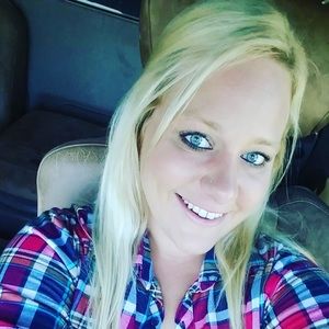 Meet your Posher, Courtney